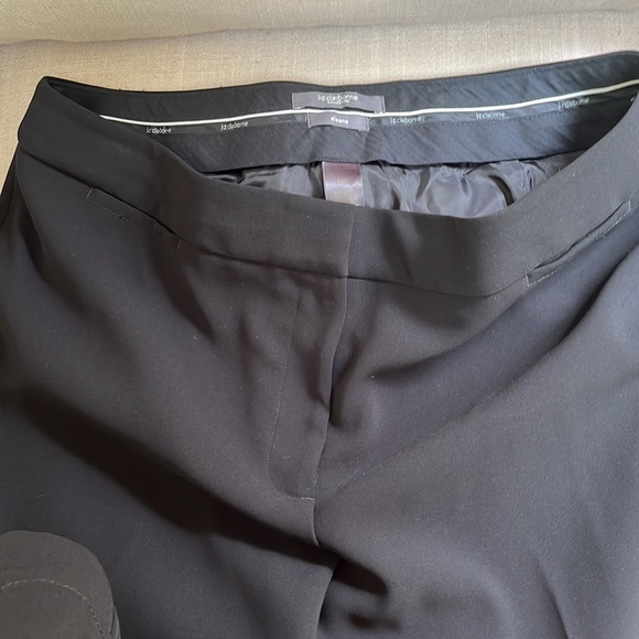 Gorgeous Black Blazer and Pant Suit by Liz Claiborne Size 14/16 - Picture 6 of 9